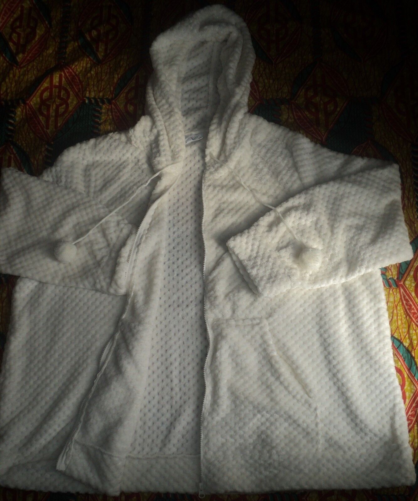 Dreams & Co. Plus Size Ivory Long Sleeves Plush Hooded Bed Jacket Size 1X(22/24)