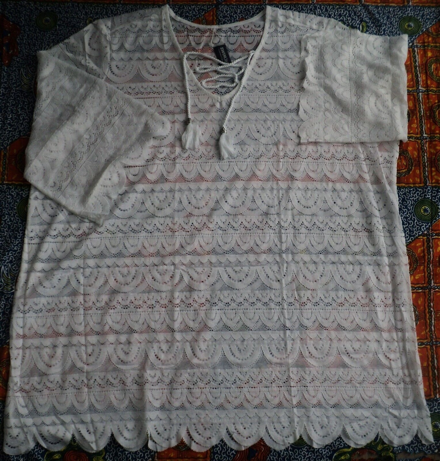 Swimsuits for all Plus Size White Scallop Lace Cover Up Size 26/28