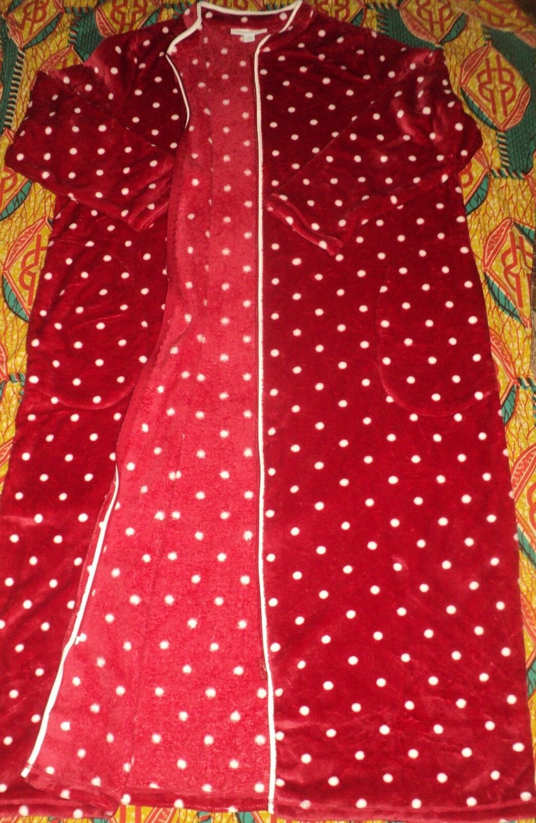 Dreams & Co. Plus Size Classic Red Dots Microfleece Robe Size 1X(22/24)