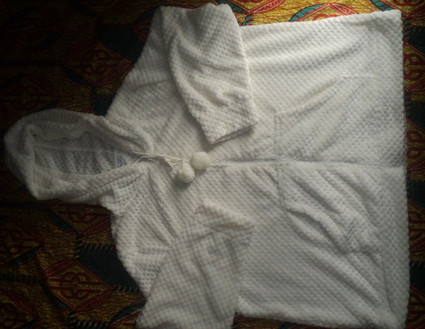 Dreams & Co. Plus Size Ivory Long Sleeves Plush Hooded Bed Jacket Size 1X(22/24)