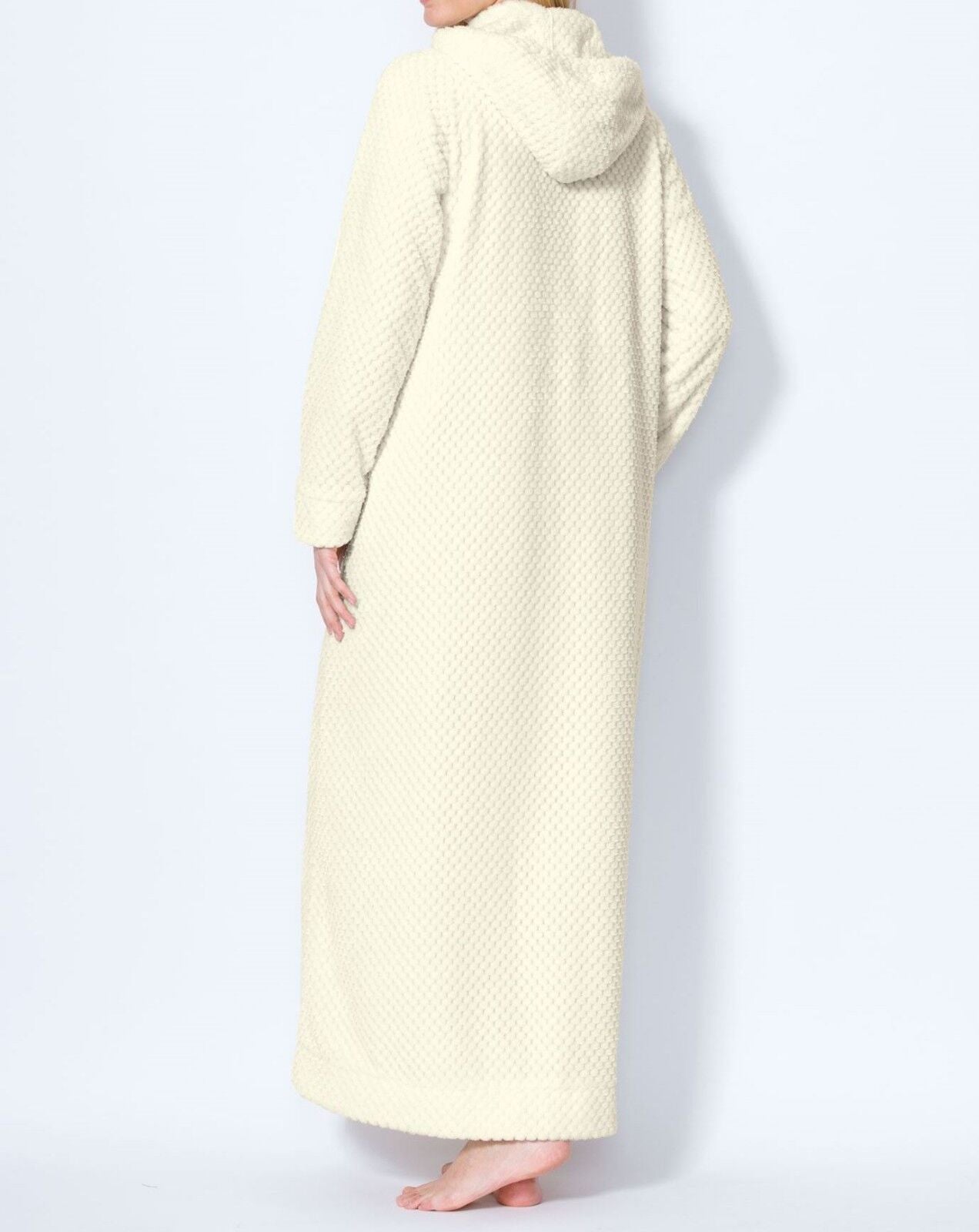 Dreams & Co. Plus Size Ivory Plush Hooded Long Robe Size 1X(22/24)