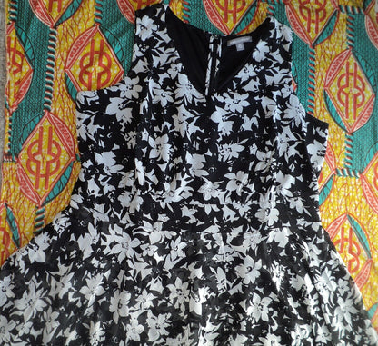 Jessica London Plus Size Black Brushed Floral Flyaway Maxi Dress Size 30W