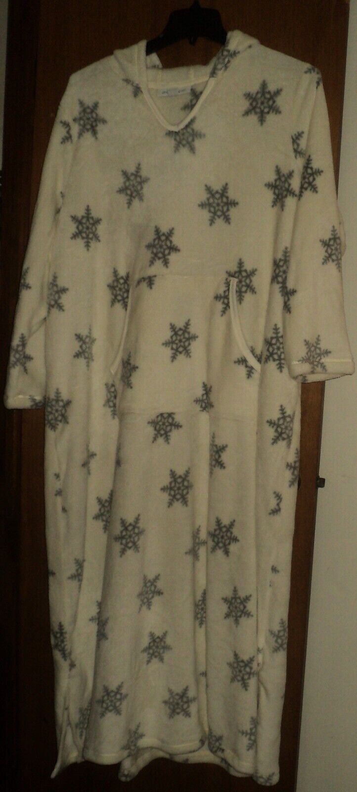 Dreams & Co. Plus Size Ivory Snowflake Plush A-Line Hooded Lounger Size 3X-30/32