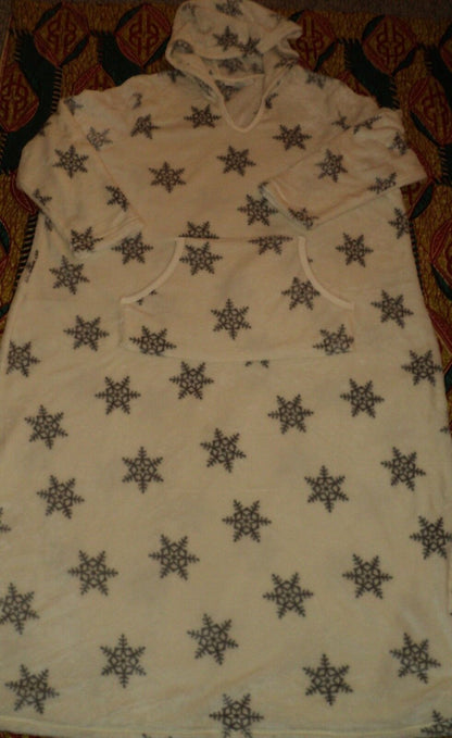 Dreams & Co. Plus Size Ivory Snowflake Plush A-Line Hooded Lounger Size 3X-30/32