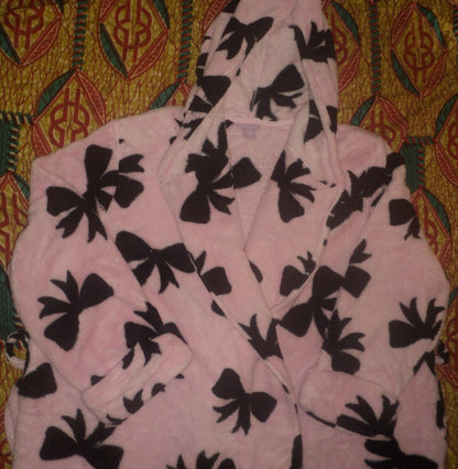 Amoureuse Plus Size Pink Bow Short Hooded Ultraplush Microfleece Robe Sz L-18/20