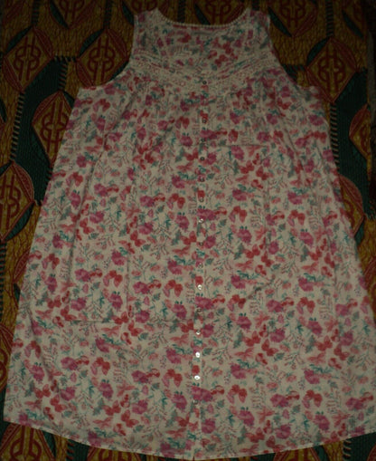 Dreams & Co. Plus Size White Wildflowers Short Sleeveless Floral Nightgown Sz 1X